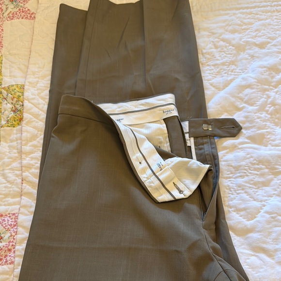 Haggar Other - Haggar Gray Dress Pants with Straight Leg Design